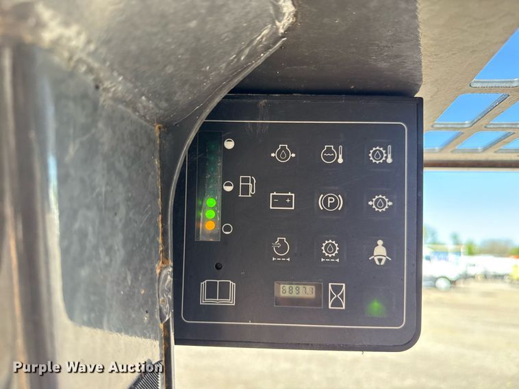 image for item EG5752 2004 Case 95XT skid steer loader