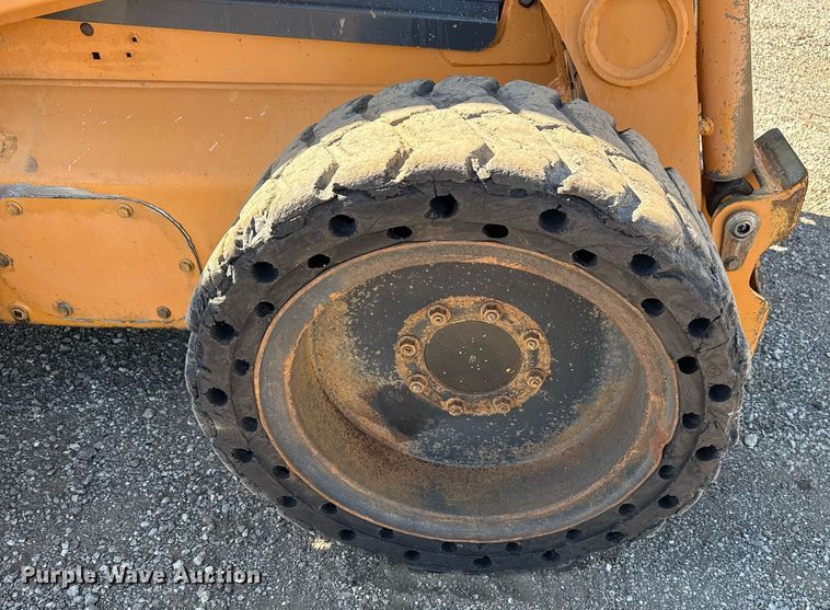 image for item EG5752 2004 Case 95XT skid steer loader