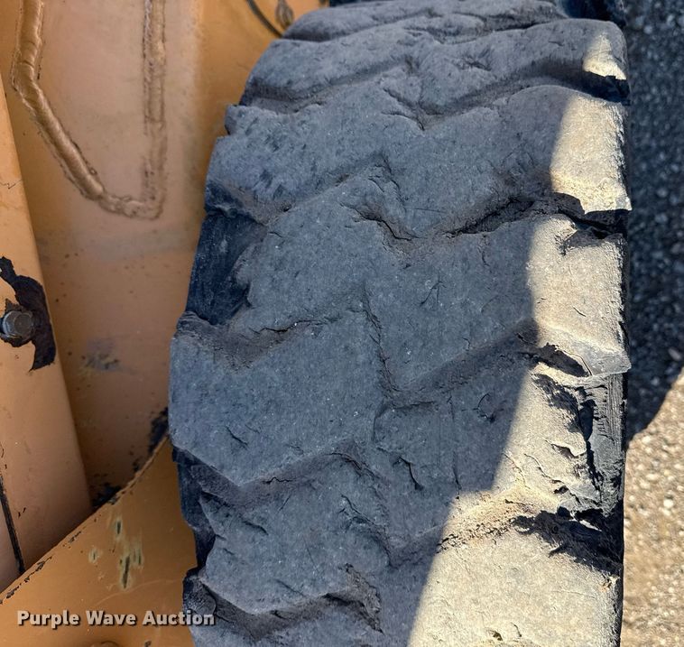 image for item EG5752 2004 Case 95XT skid steer loader