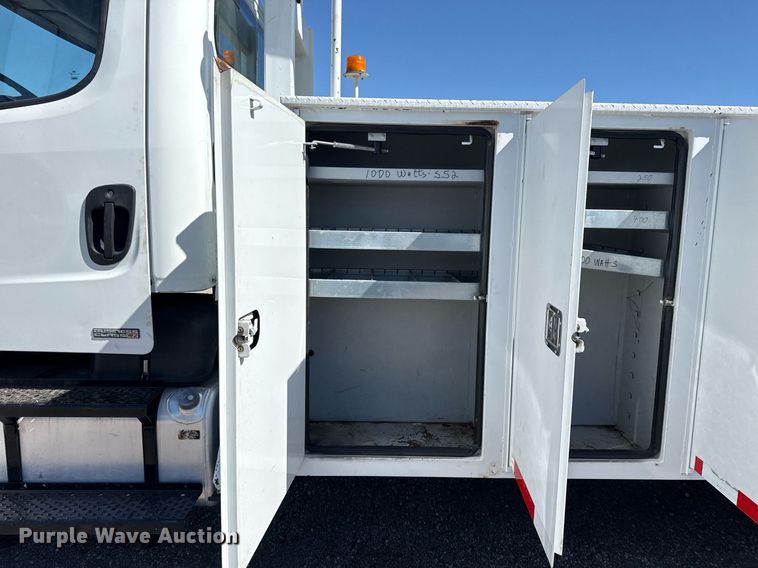 image for item EG5753 2009 Freightliner Business Class M2 bucket truck