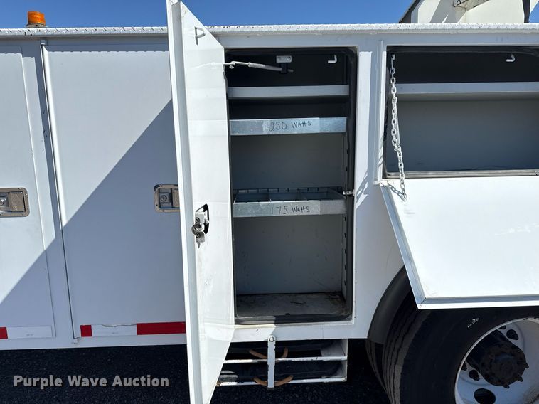 image for item EG5753 2009 Freightliner Business Class M2 bucket truck