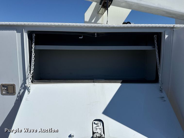 image for item EG5753 2009 Freightliner Business Class M2 bucket truck