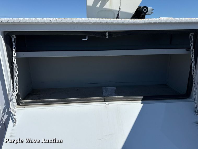 image for item EG5753 2009 Freightliner Business Class M2 bucket truck