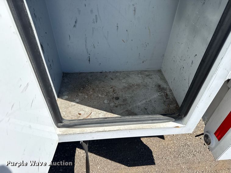 image for item EG5753 2009 Freightliner Business Class M2 bucket truck