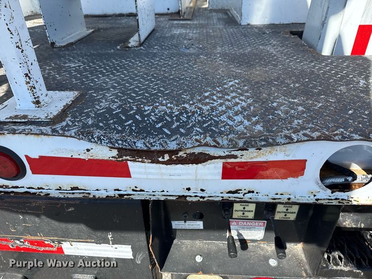 image for item EG5753 2009 Freightliner Business Class M2 bucket truck