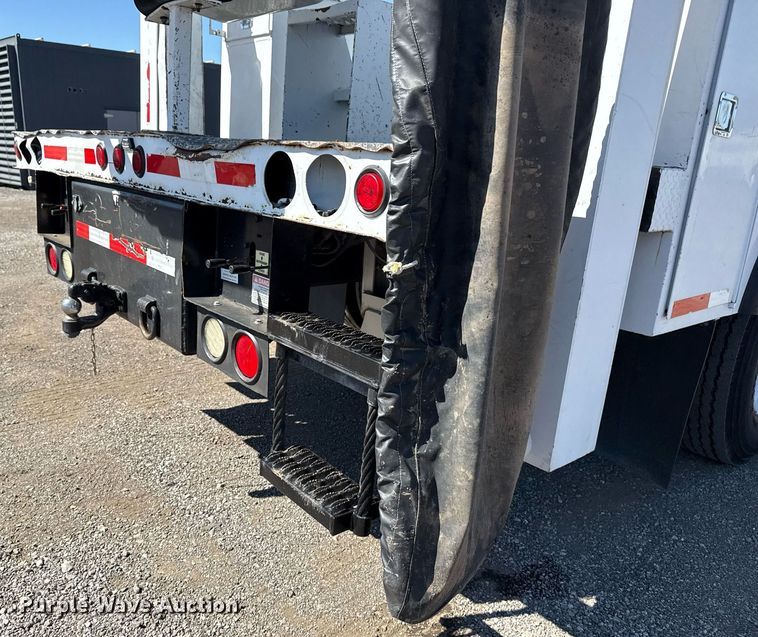 image for item EG5753 2009 Freightliner Business Class M2 bucket truck