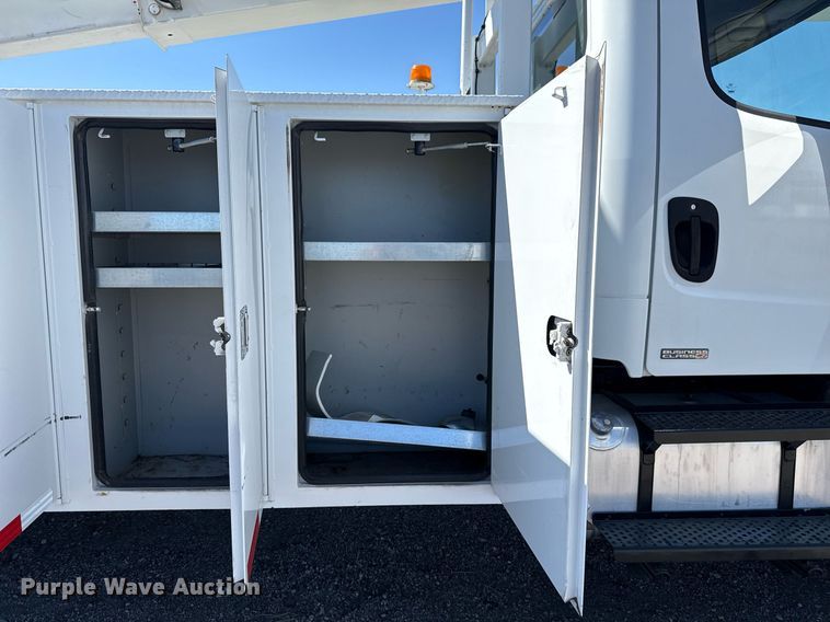 image for item EG5753 2009 Freightliner Business Class M2 bucket truck