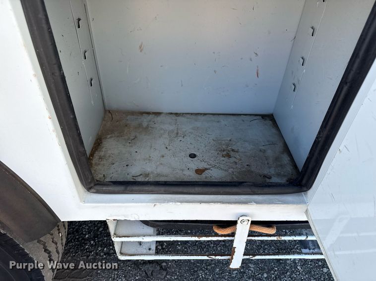 image for item EG5753 2009 Freightliner Business Class M2 bucket truck