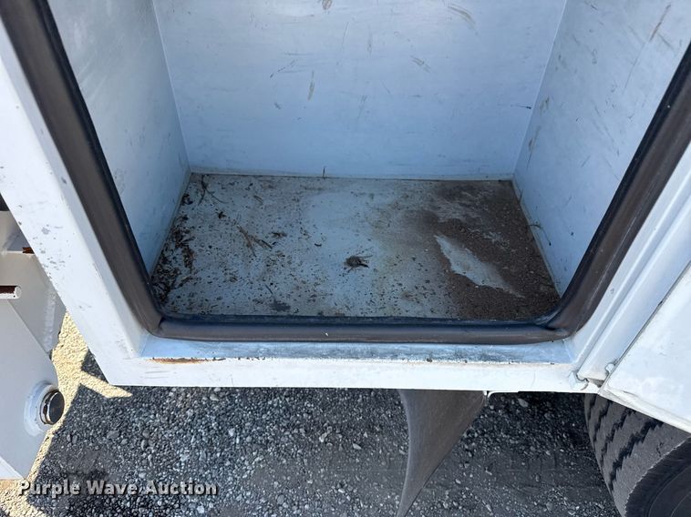 image for item EG5753 2009 Freightliner Business Class M2 bucket truck