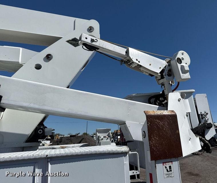 image for item EG5753 2009 Freightliner Business Class M2 bucket truck
