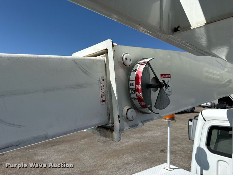 image for item EG5753 2009 Freightliner Business Class M2 bucket truck