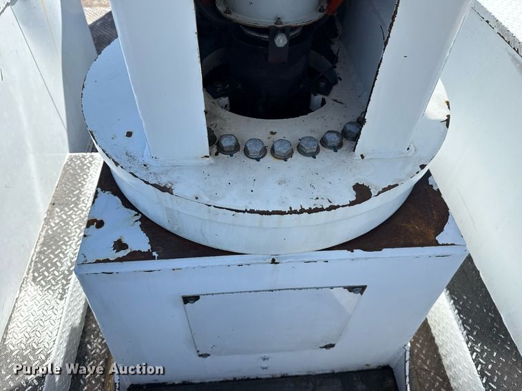 image for item EG5753 2009 Freightliner Business Class M2 bucket truck