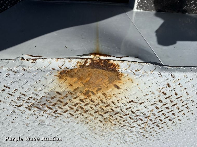 image for item EG5753 2009 Freightliner Business Class M2 bucket truck