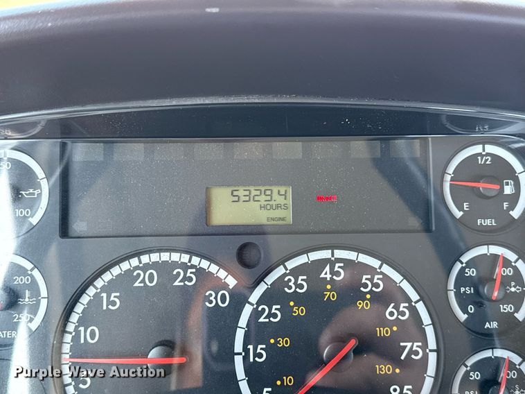 image for item EG5753 2009 Freightliner Business Class M2 bucket truck