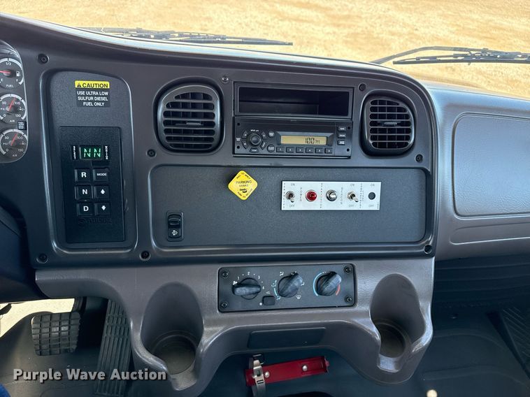 image for item EG5753 2009 Freightliner Business Class M2 bucket truck