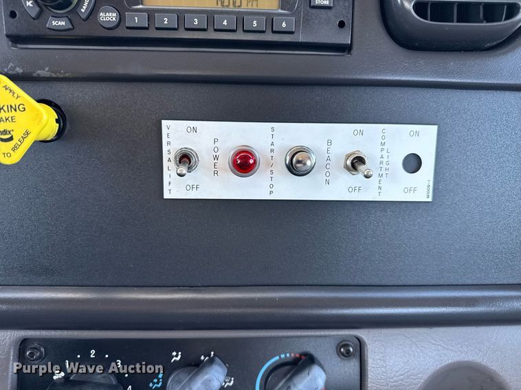 image for item EG5753 2009 Freightliner Business Class M2 bucket truck