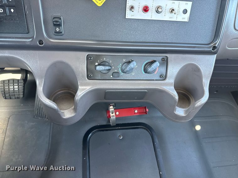 image for item EG5753 2009 Freightliner Business Class M2 bucket truck