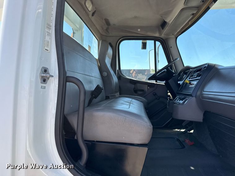 image for item EG5753 2009 Freightliner Business Class M2 bucket truck