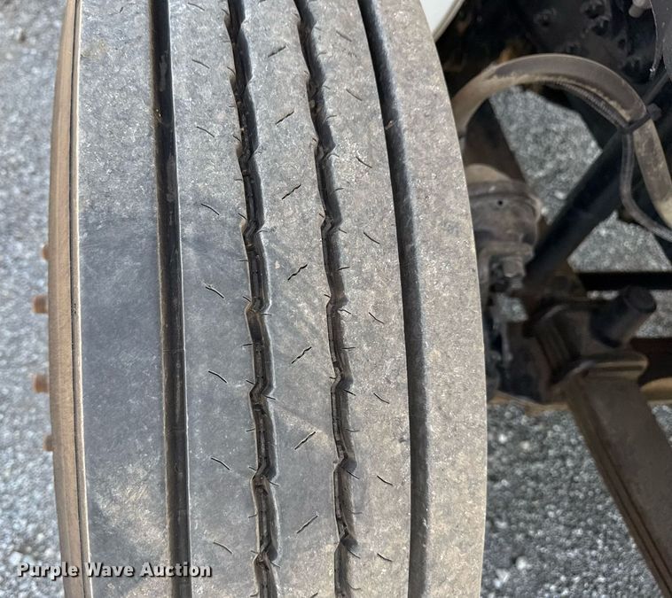 image for item EG5753 2009 Freightliner Business Class M2 bucket truck