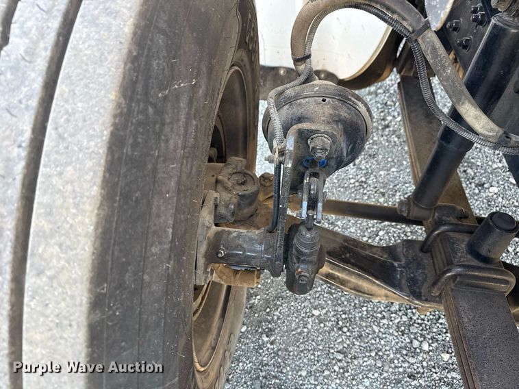 image for item EG5753 2009 Freightliner Business Class M2 bucket truck