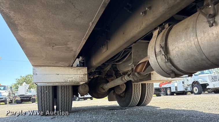 image for item EG5753 2009 Freightliner Business Class M2 bucket truck