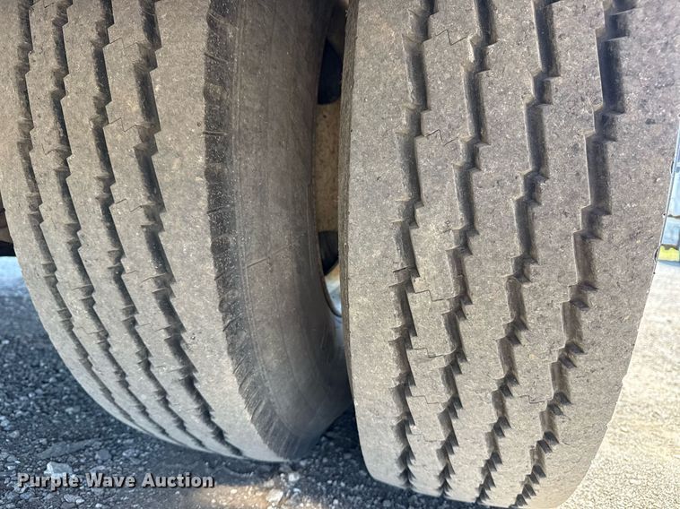 image for item EG5753 2009 Freightliner Business Class M2 bucket truck