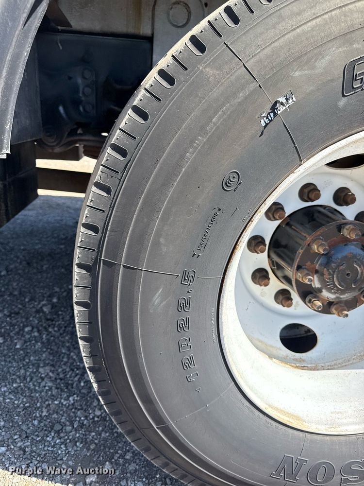 image for item EG5753 2009 Freightliner Business Class M2 bucket truck