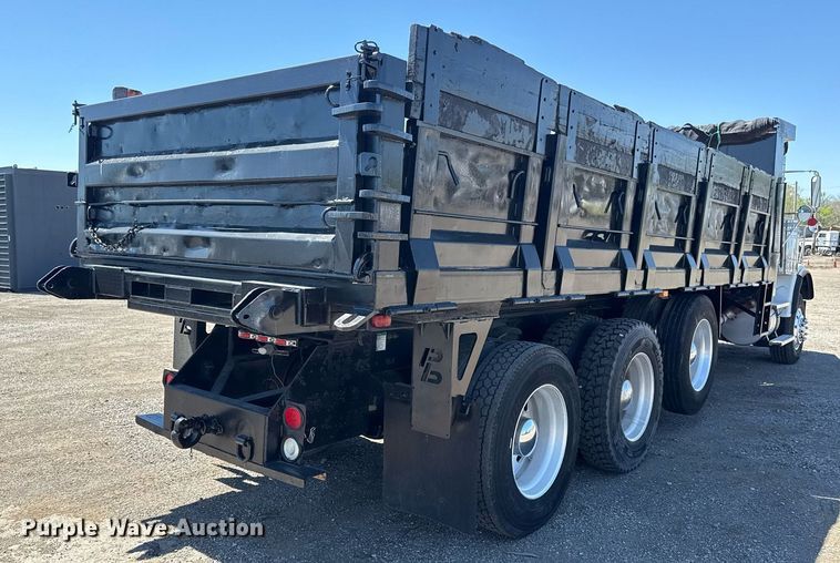 image for item EG5755 2008 Freightliner FLD120 dump truck