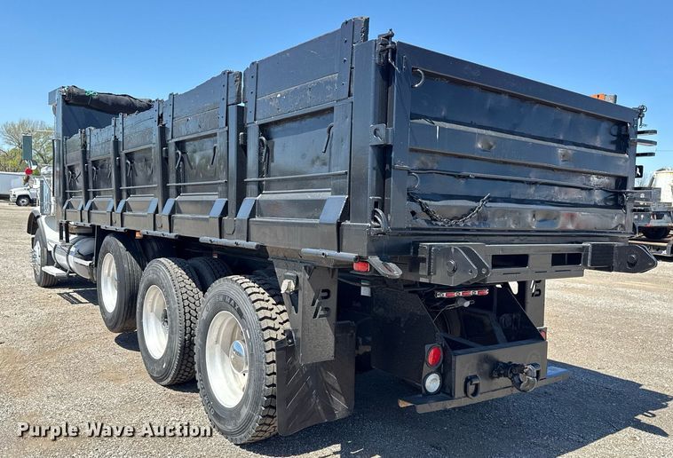 image for item EG5755 2008 Freightliner FLD120 dump truck