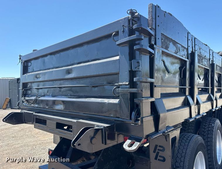 image for item EG5755 2008 Freightliner FLD120 dump truck