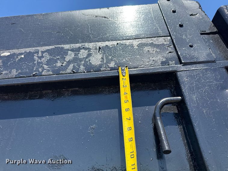 image for item EG5755 2008 Freightliner FLD120 dump truck