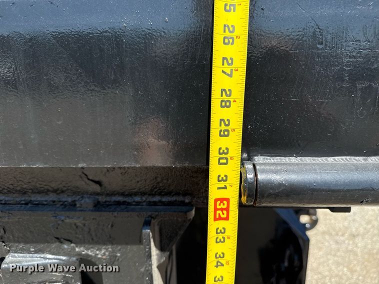 image for item EG5755 2008 Freightliner FLD120 dump truck