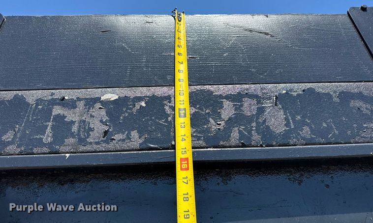 image for item EG5755 2008 Freightliner FLD120 dump truck