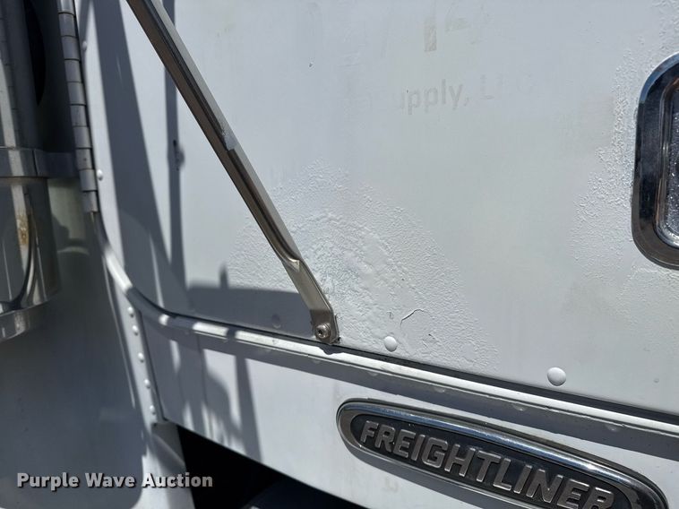 image for item EG5755 2008 Freightliner FLD120 dump truck