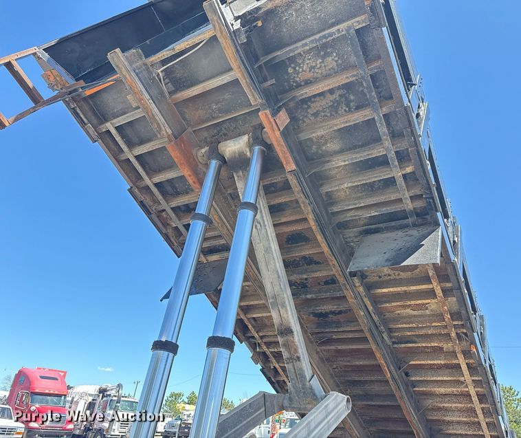 image for item EG5755 2008 Freightliner FLD120 dump truck