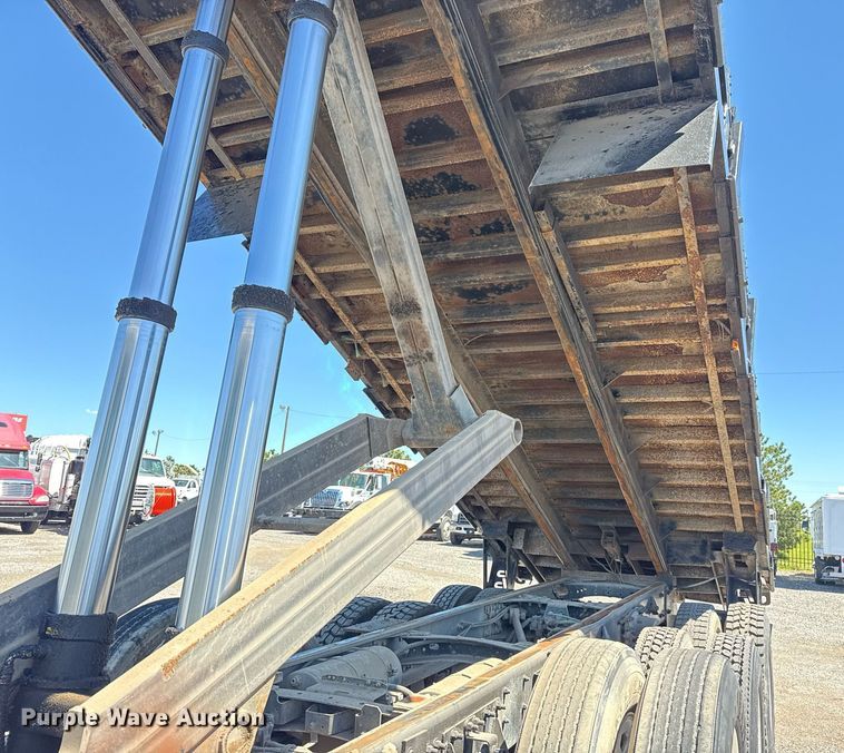 image for item EG5755 2008 Freightliner FLD120 dump truck