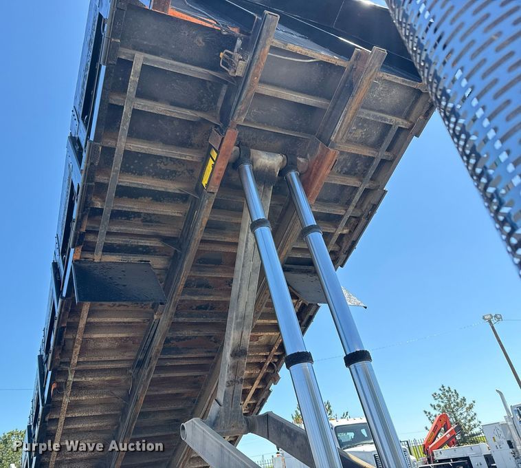 image for item EG5755 2008 Freightliner FLD120 dump truck