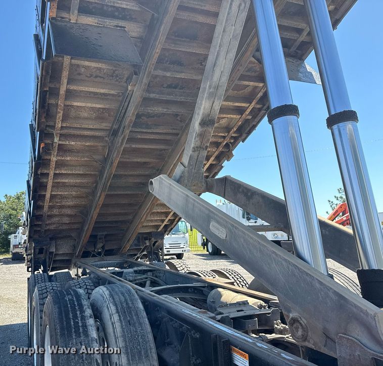 image for item EG5755 2008 Freightliner FLD120 dump truck