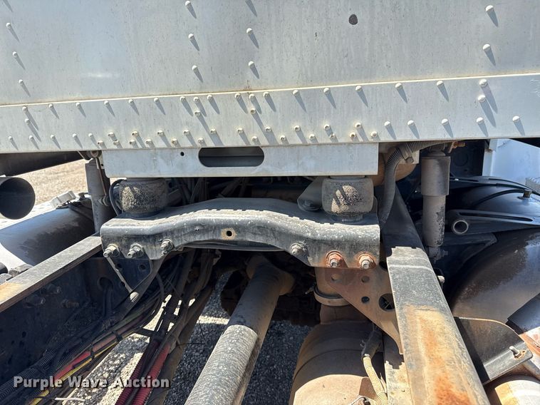 image for item EG5755 2008 Freightliner FLD120 dump truck