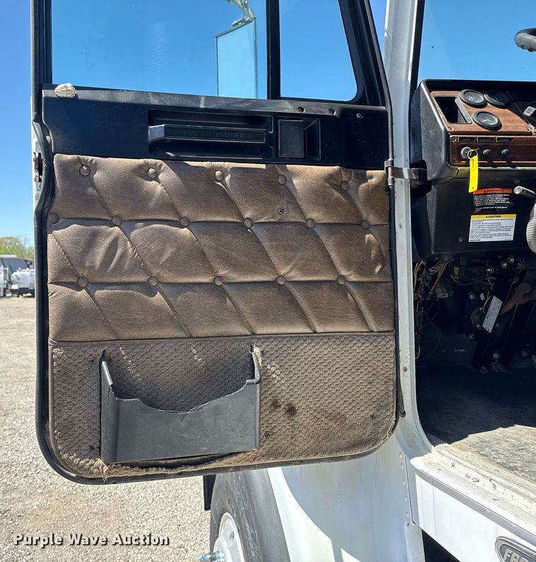 image for item EG5755 2008 Freightliner FLD120 dump truck