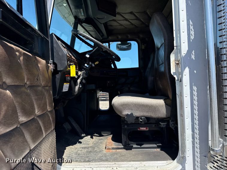 image for item EG5755 2008 Freightliner FLD120 dump truck