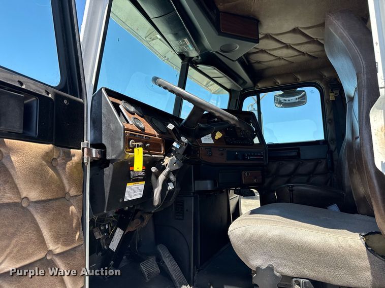 image for item EG5755 2008 Freightliner FLD120 dump truck