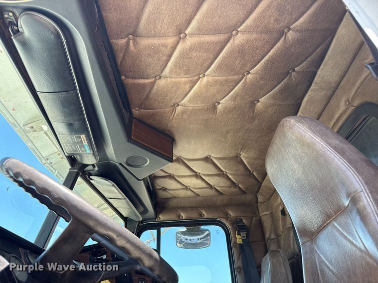 image for item EG5755 2008 Freightliner FLD120 dump truck