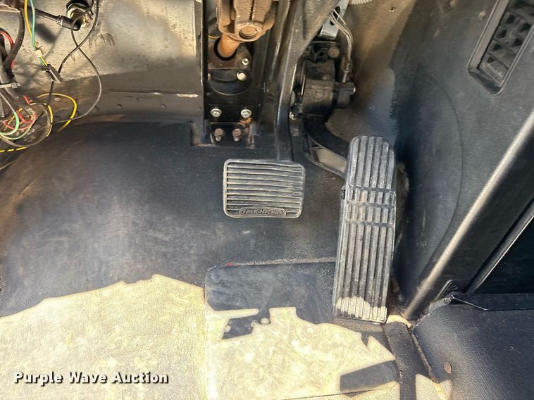 image for item EG5755 2008 Freightliner FLD120 dump truck