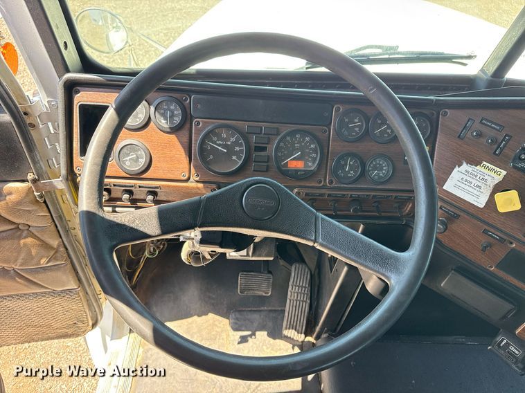 image for item EG5755 2008 Freightliner FLD120 dump truck