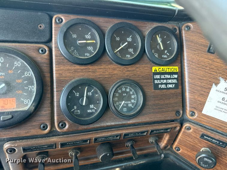 image for item EG5755 2008 Freightliner FLD120 dump truck