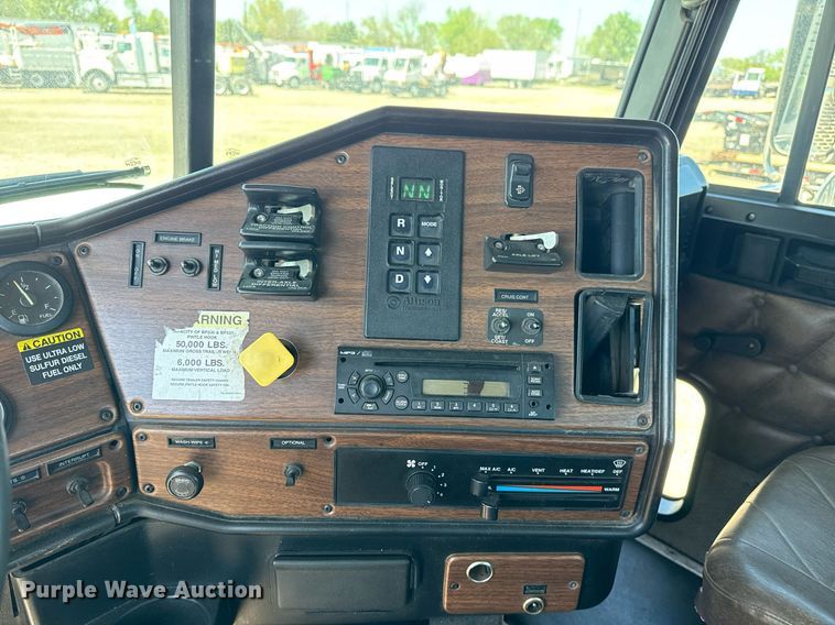 image for item EG5755 2008 Freightliner FLD120 dump truck