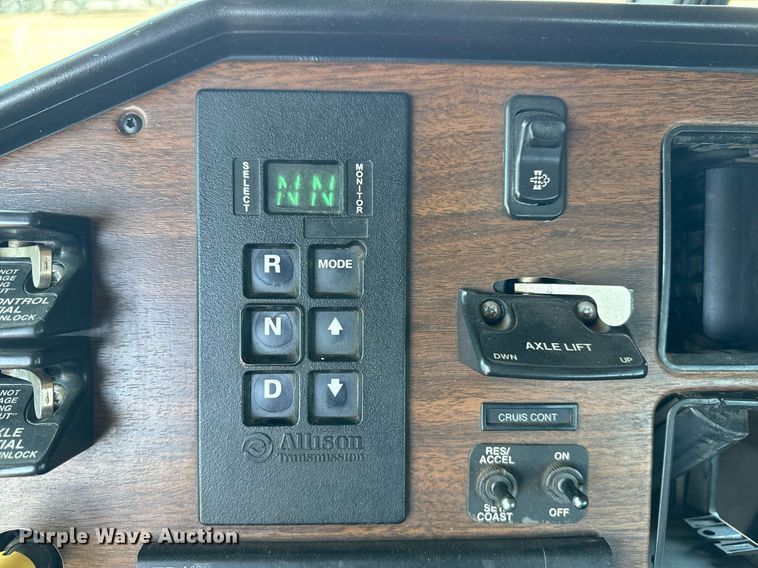 image for item EG5755 2008 Freightliner FLD120 dump truck