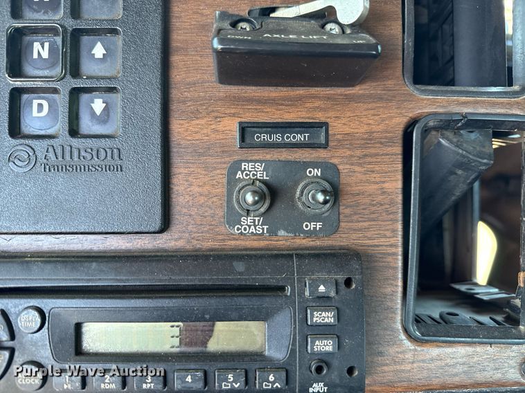 image for item EG5755 2008 Freightliner FLD120 dump truck