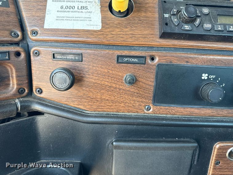 image for item EG5755 2008 Freightliner FLD120 dump truck